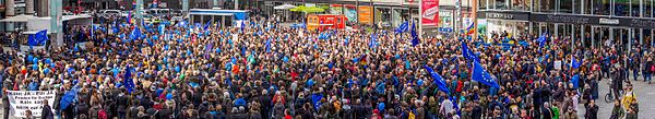 PulseOfEurope Cologne Panorama 2017 03 19 0933 37